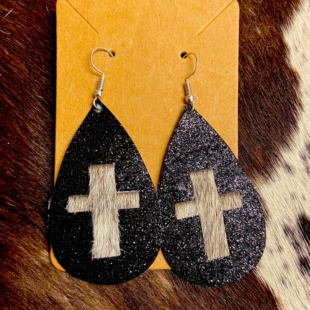 🌵Western Cow Hide and Black Glitter Earrings!